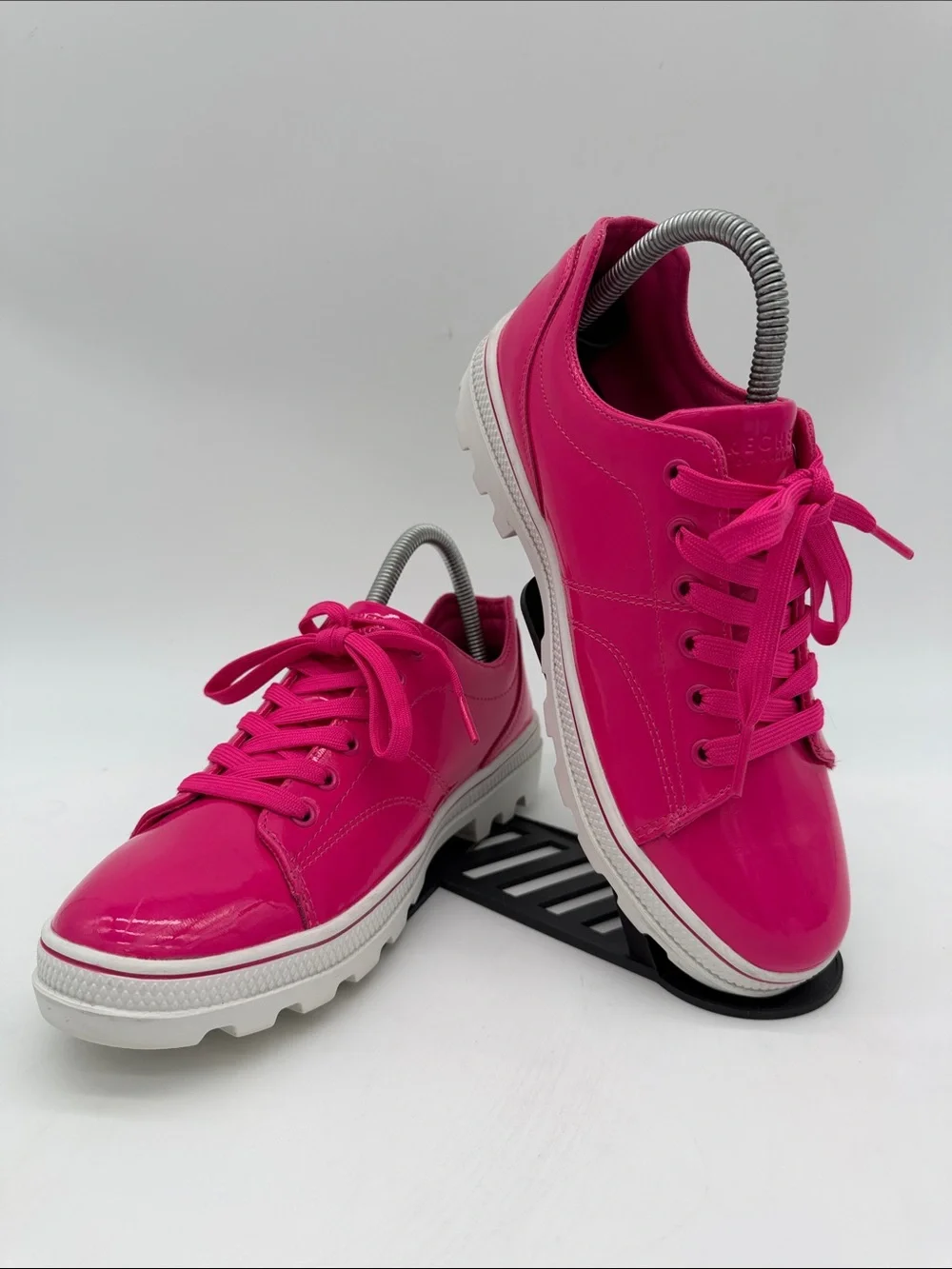 Skechers Women's 155201 Hot Pink Patent Roadies 90sBBY Casual Shoes Size 7.5